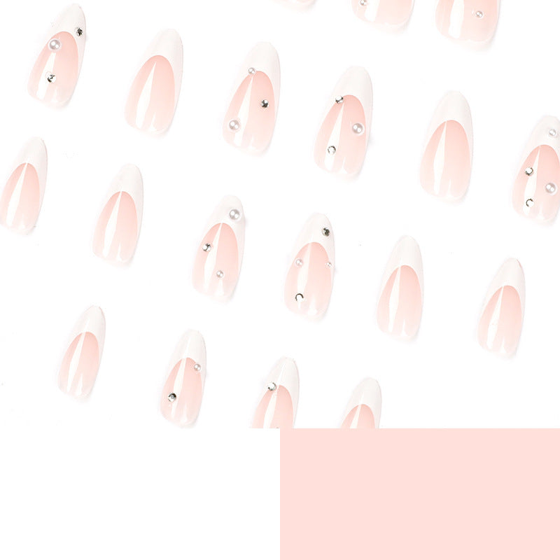 French Water Drop Nails - Strass Maniküre im Trendlook 2025